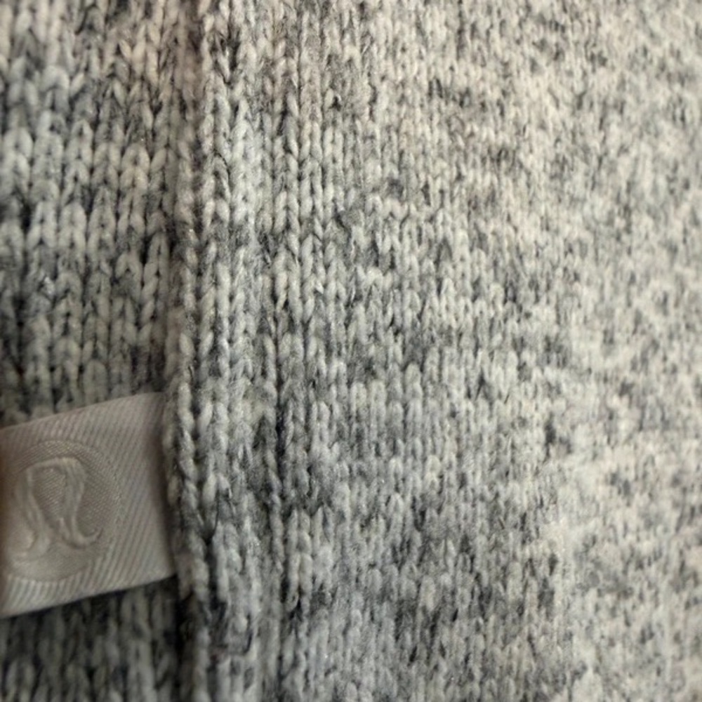 lululemon athletica Men's Light Gray Half-Zip Hooded Pullover - Picture 5 of 5